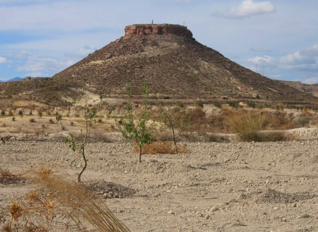 Cerro Testigo de Huélamo | Castillo, Spain